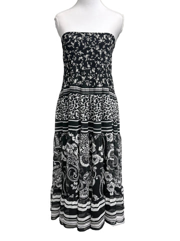 White house Black Market Maxi sleeveless black and white floral and paisley dress