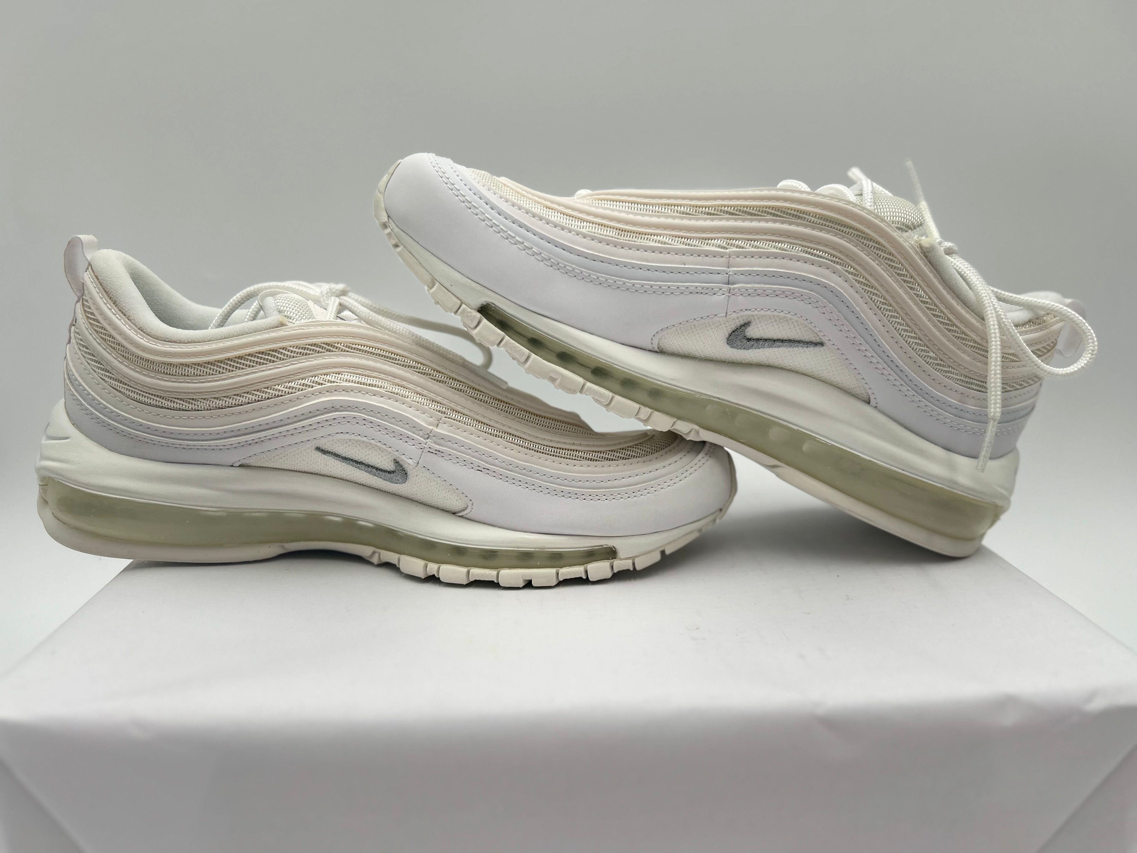 Nike Air Max  Authenticated