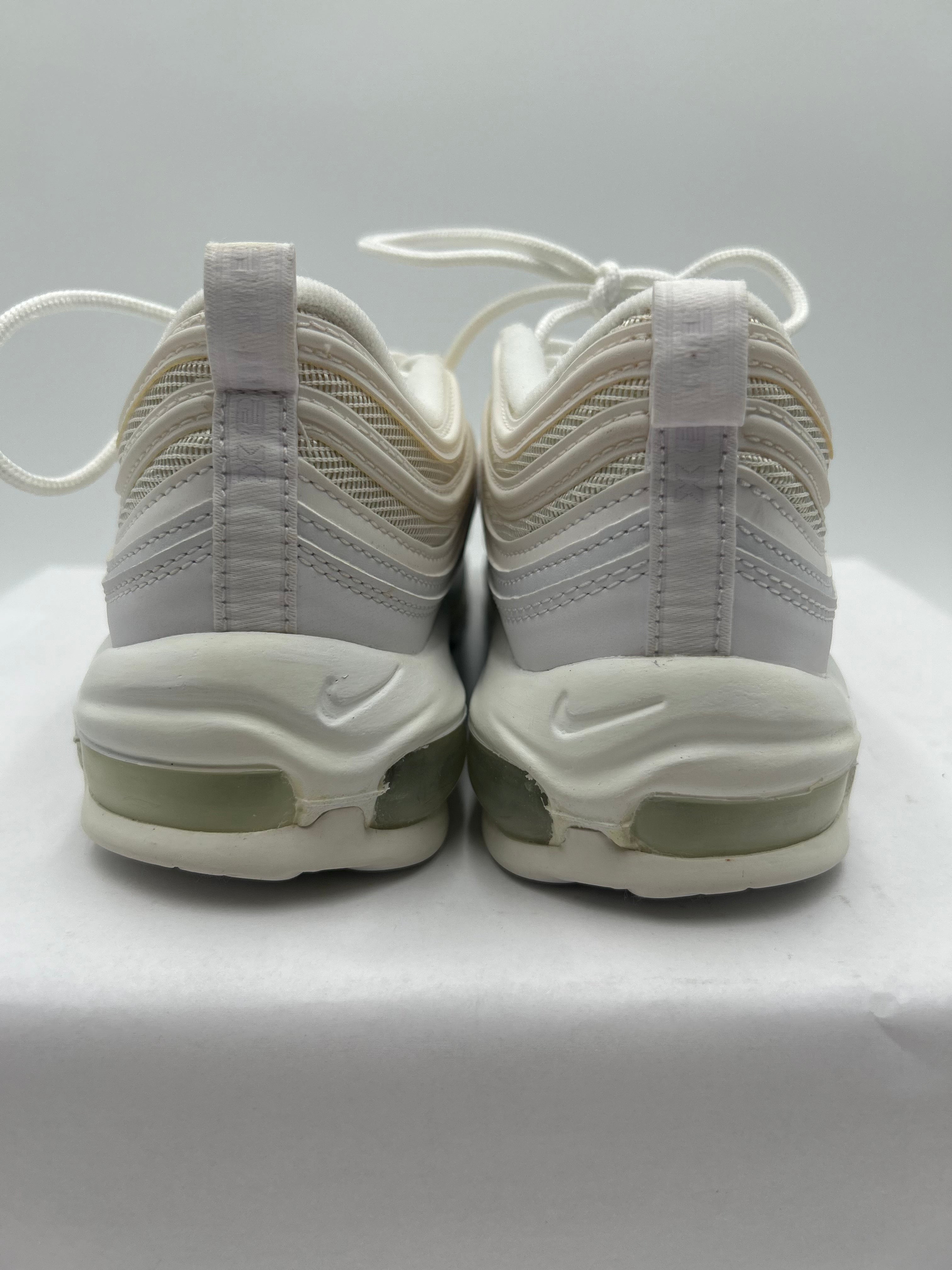 Nike Air Max  Authenticated